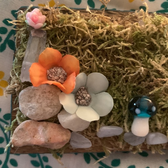 Tiny Fairy Garden With Crystals - Picture 6 of 7